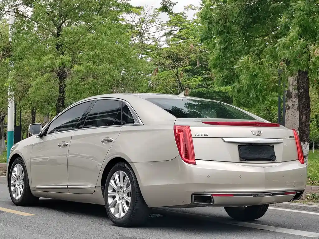 Cadillac XTS 2017 — фото 14