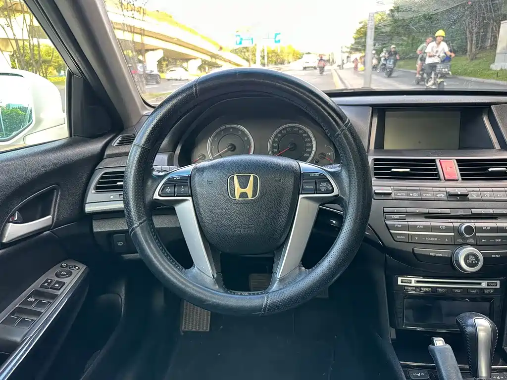 Honda Accord 2012 — фото 14