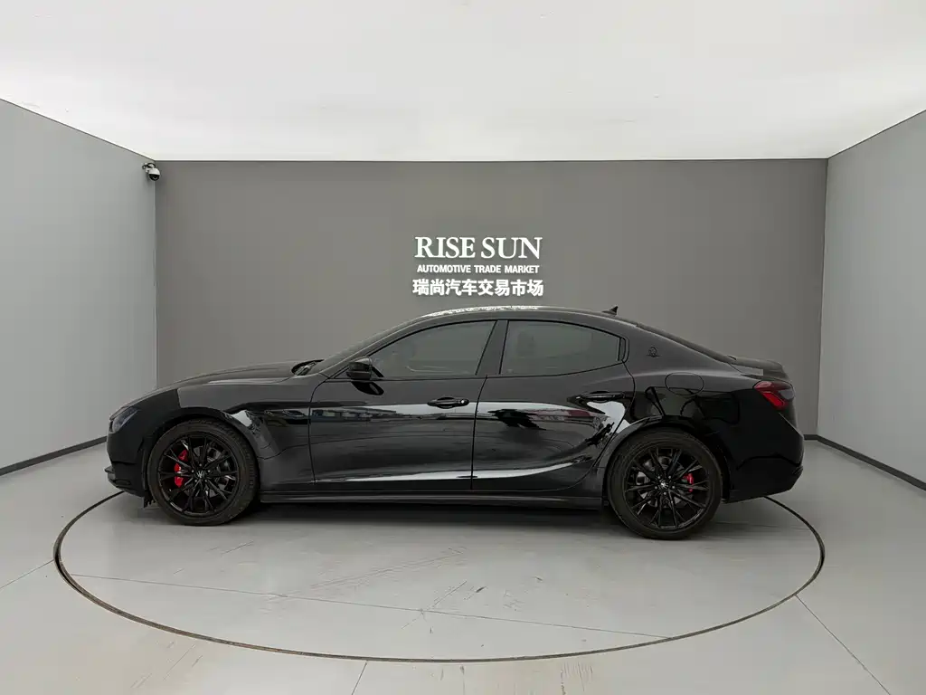 Maserati Ghibli 2017 — фото 4