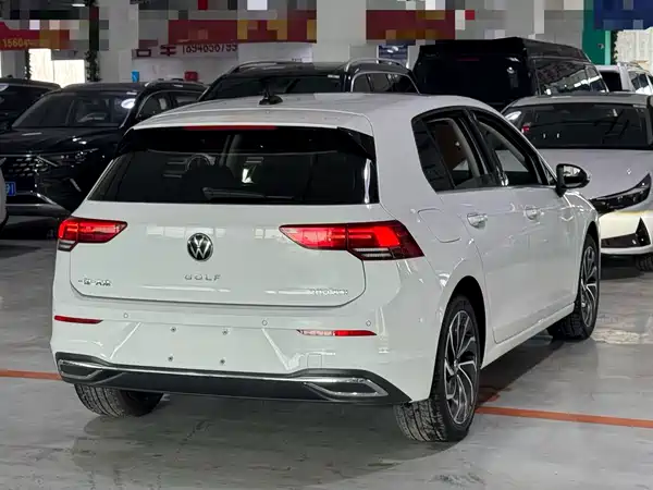 Volkswagen Golf 2021