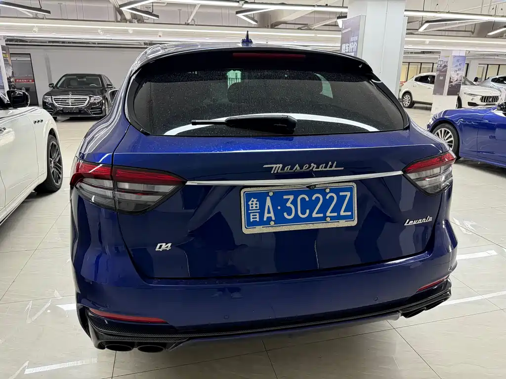 Maserati Levante 2017 — фото 9