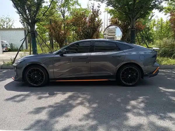 Changan UNI-V 2024