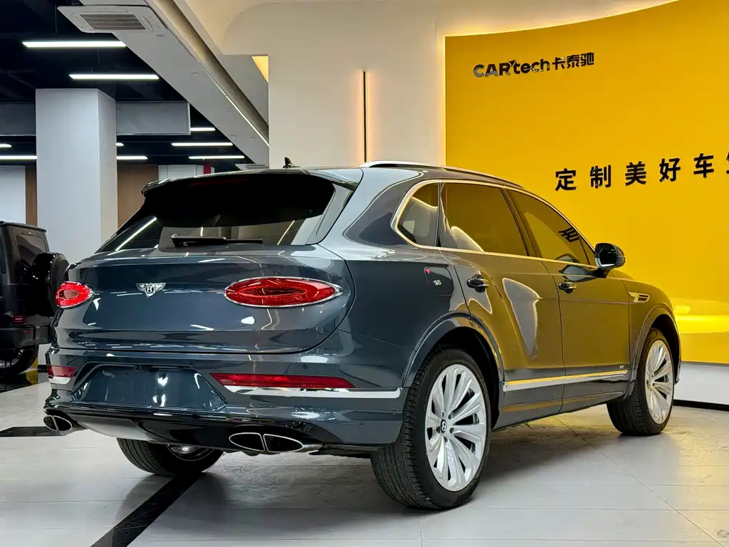 Bentley Bentayga 2021 — фото 28