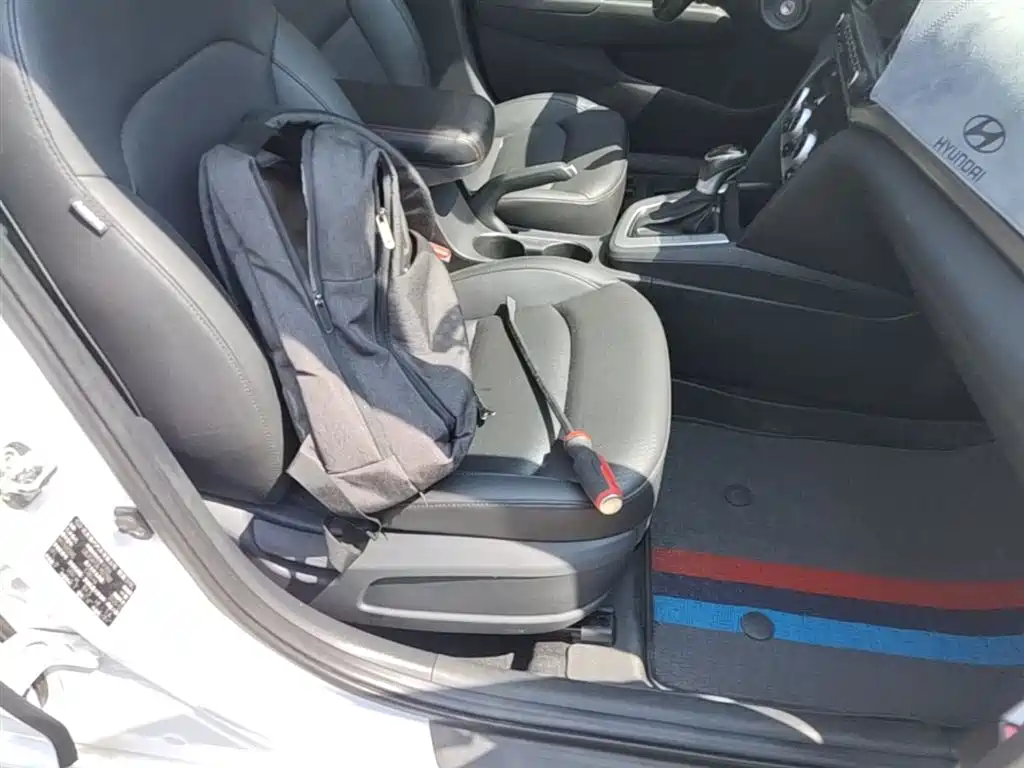 Hyundai Elantra 2020 — фото 25