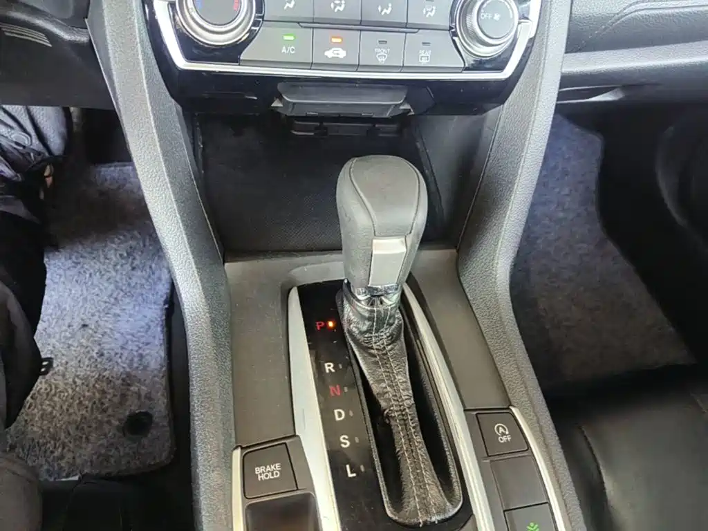 Honda Civic 2018 — фото 14