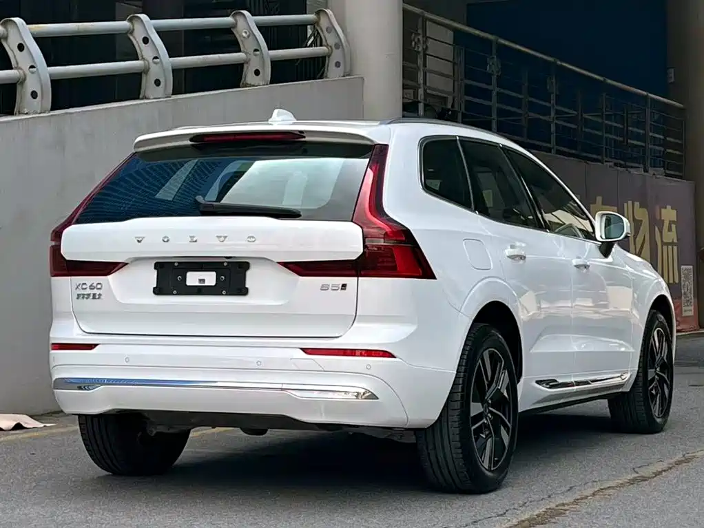 Volvo XC60 2025 — фото 5