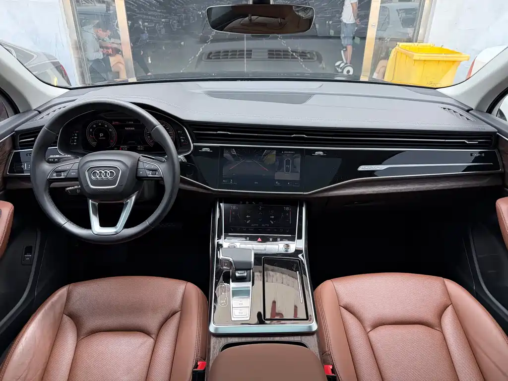 Audi Q7 2023 — фото 13