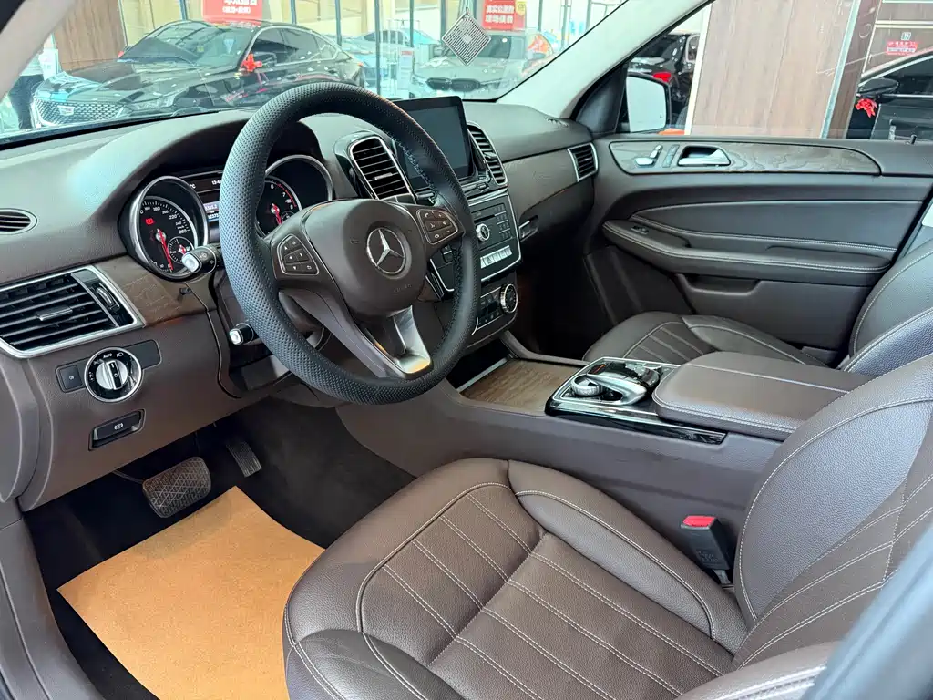 Mercedes-Benz GLE 2016 — фото 10