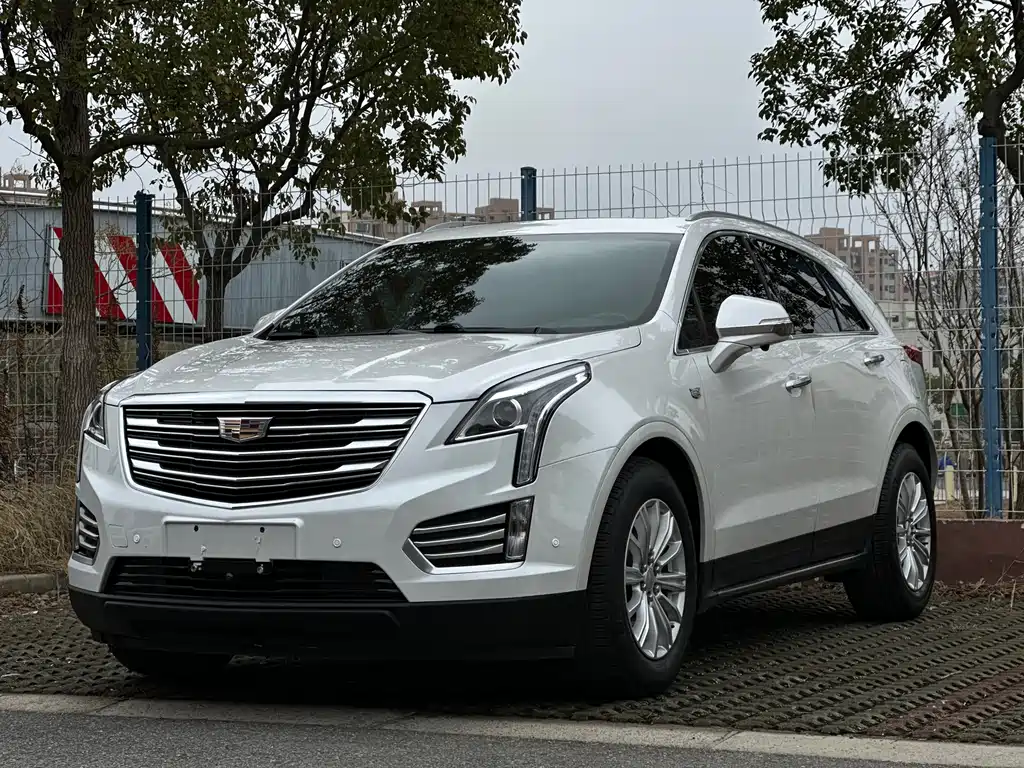 Cadillac XT5 2019 — фото 1