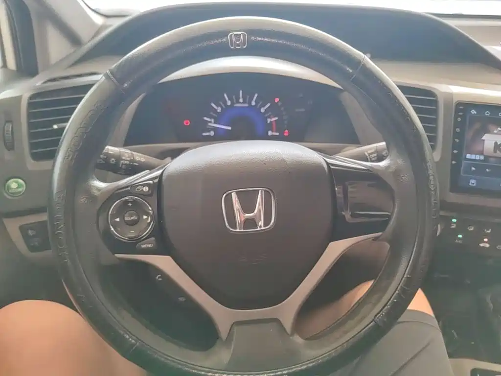 Honda Civic 2014 — фото 11