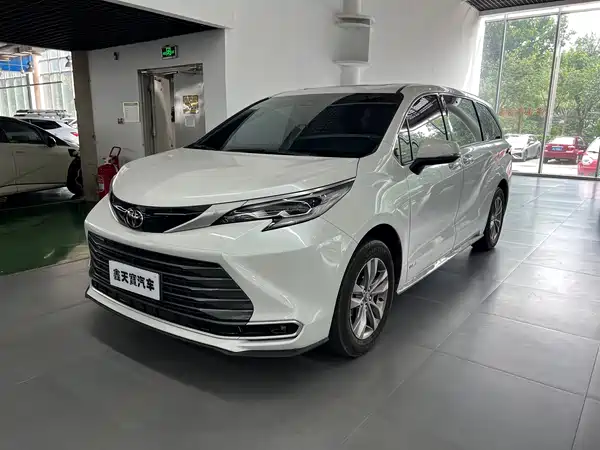 Toyota Sienna 2024
