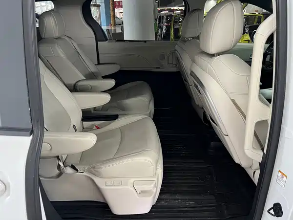 Toyota Sienna 2024