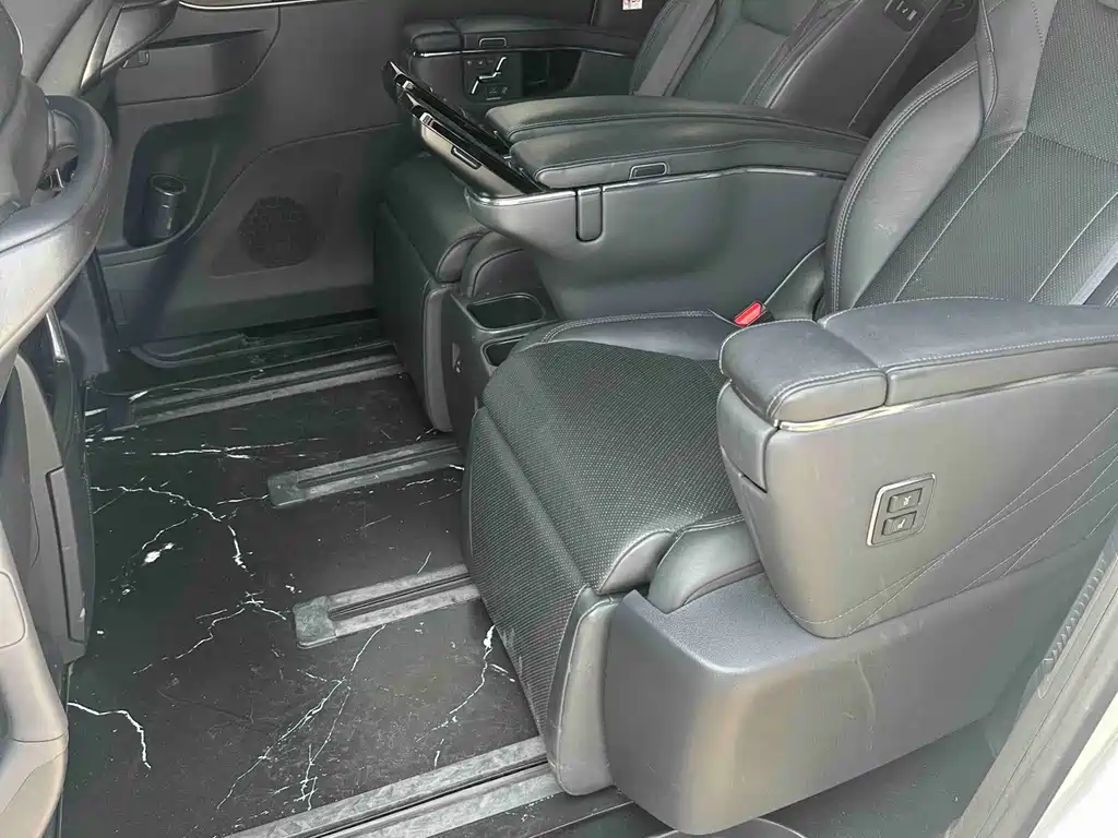 Toyota Alphard 2024 — фото 9