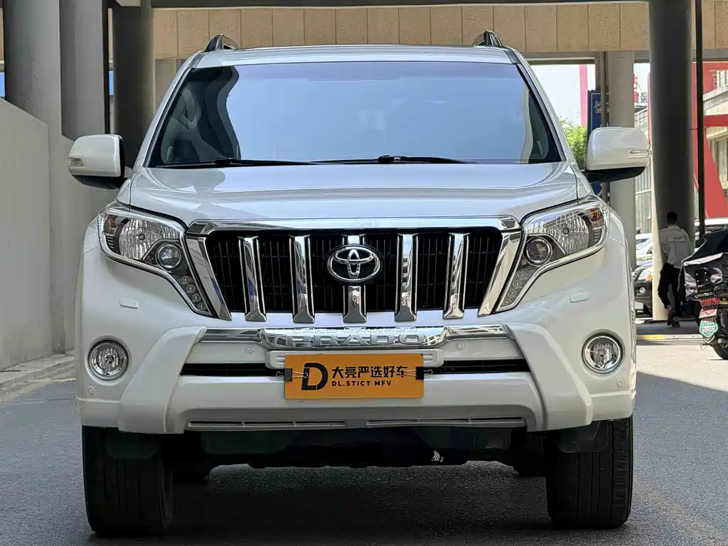 Toyota Prado 2017 — фото 2