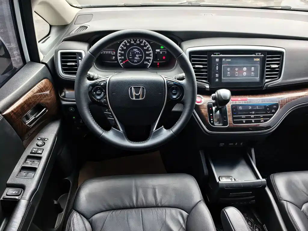 Honda Odyssey 2015 — фото 11