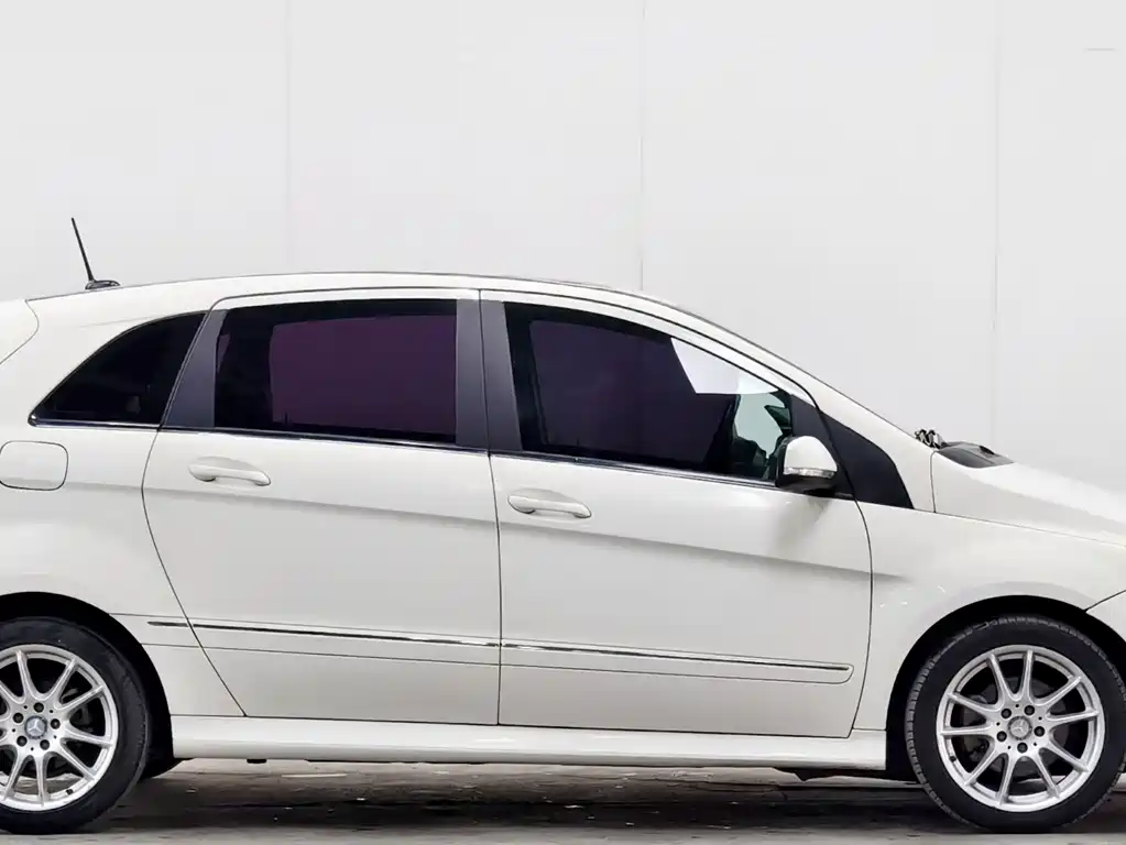 Mercedes-Benz B-Class 2011 — фото 8