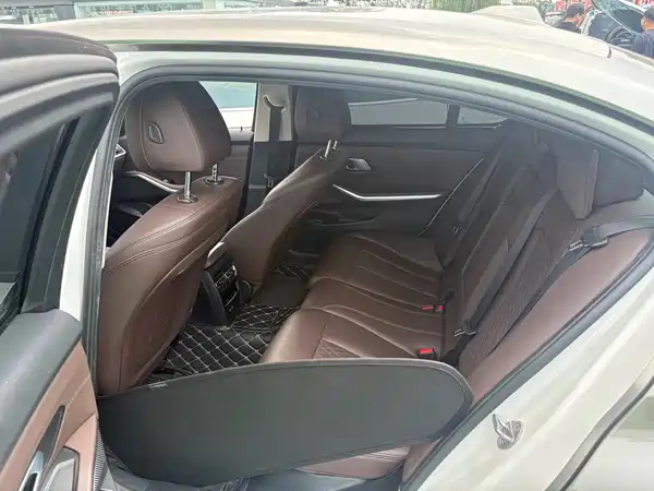 BMW i3 2024