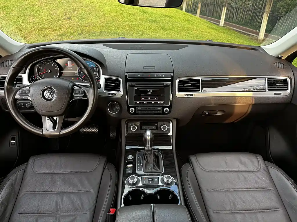 Volkswagen Touareg 2018 — фото 14