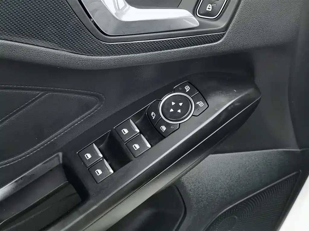 Ford Focus 2020 — фото 9