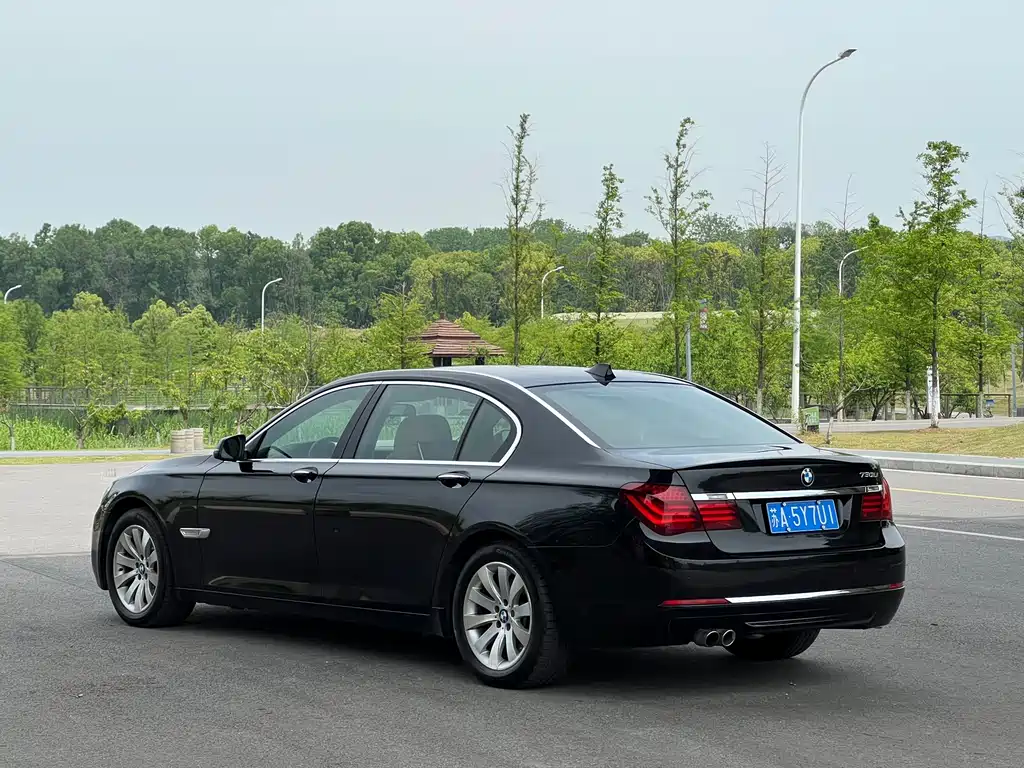 BMW 7 Series 2016 — фото 7
