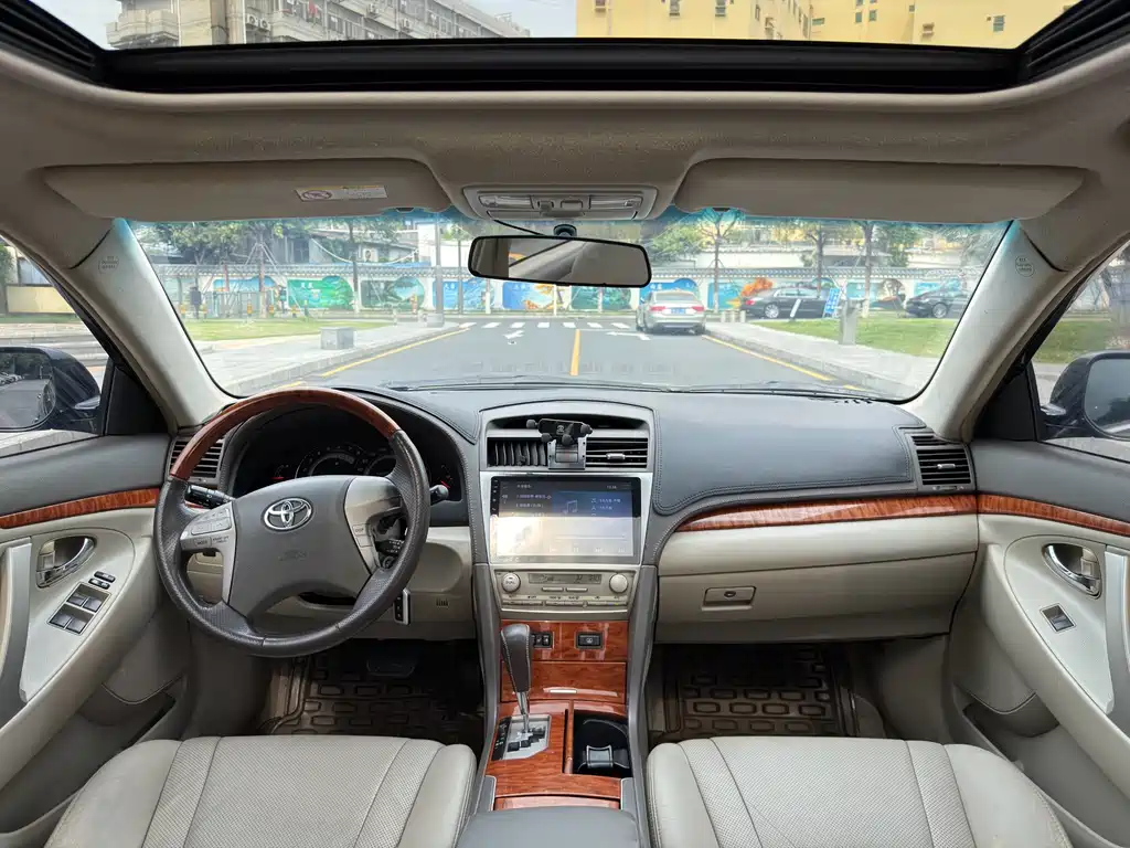 Toyota Camry 2008 — фото 13