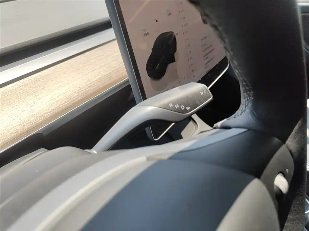 Tesla Model Y 2022 — фото 14