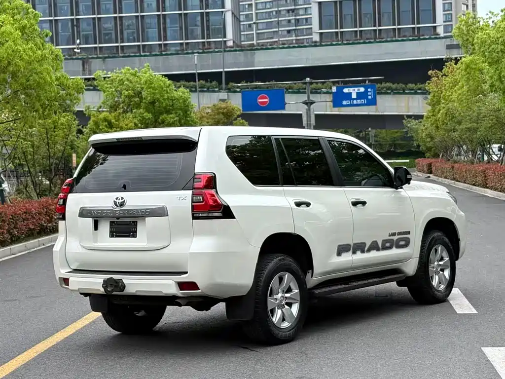 Toyota Prado 2023 — фото 4