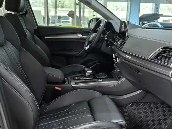 Audi Q5L 2021