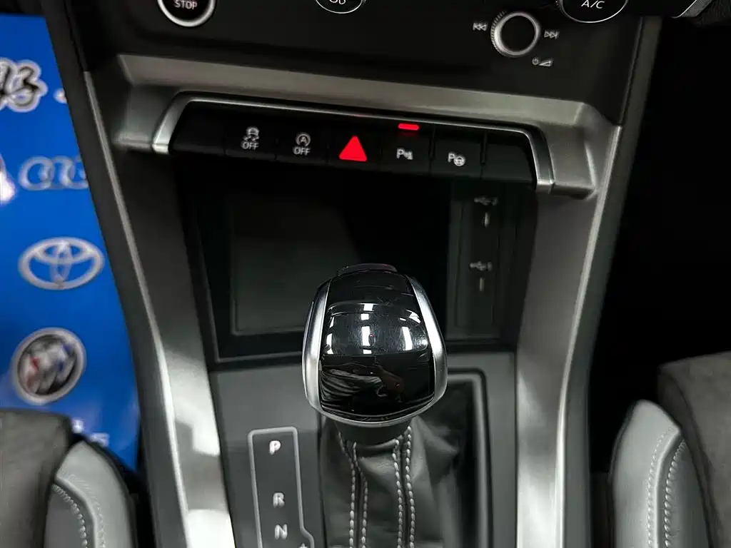 Audi Q3 2022 — фото 14