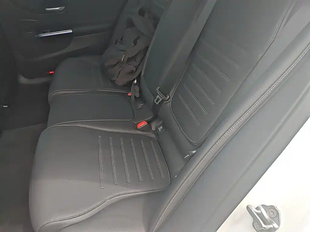 Mercedes-Benz C-Class 2022 — фото 17