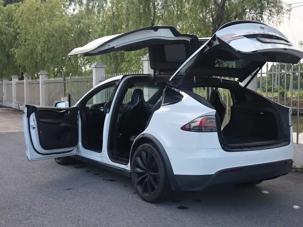 Tesla Model X 2016