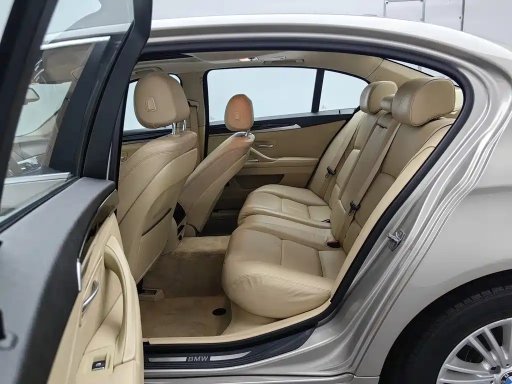 BMW 5 Series 2014 — фото 15