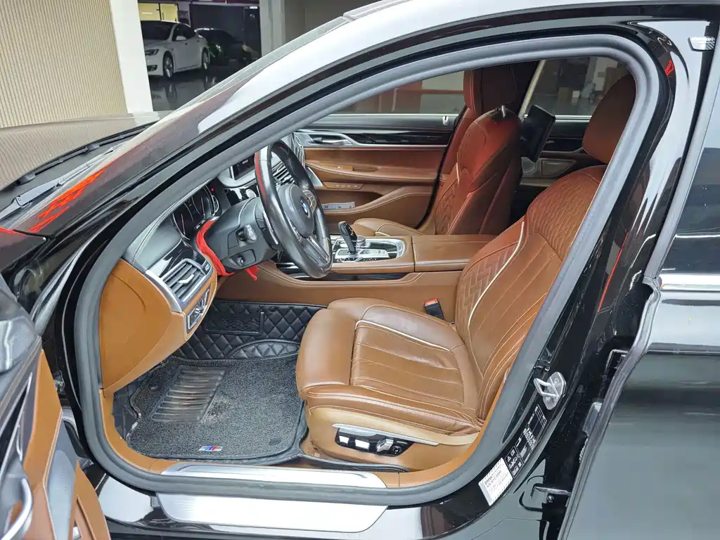 BMW 7 Series 2019 — фото 10