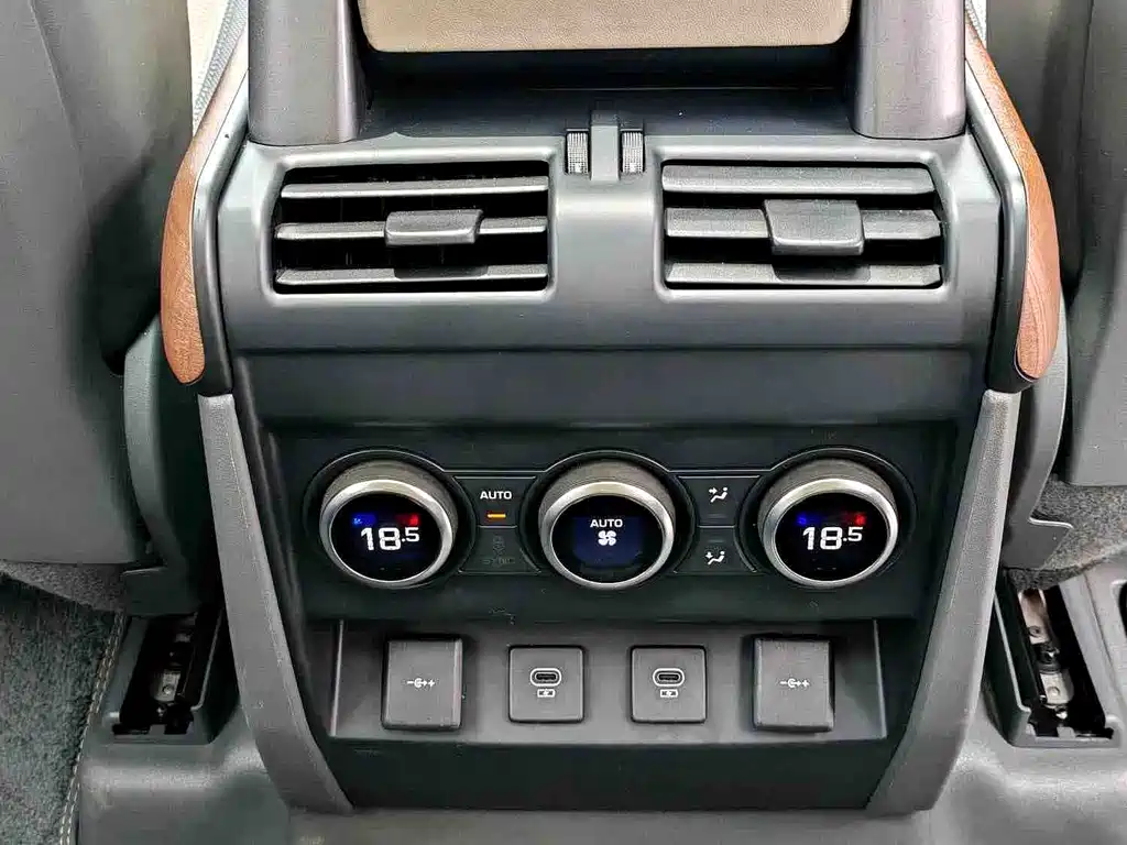 Land Rover Defender 2022 — фото 14