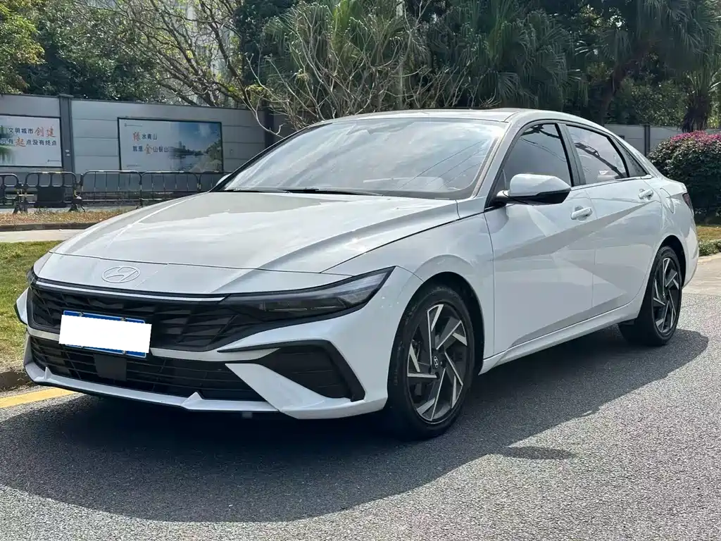 Hyundai Elantra 2024