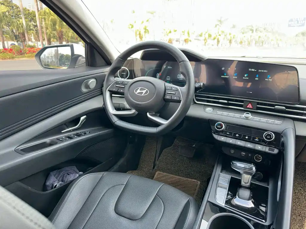 Hyundai Elantra 2024 — фото 12