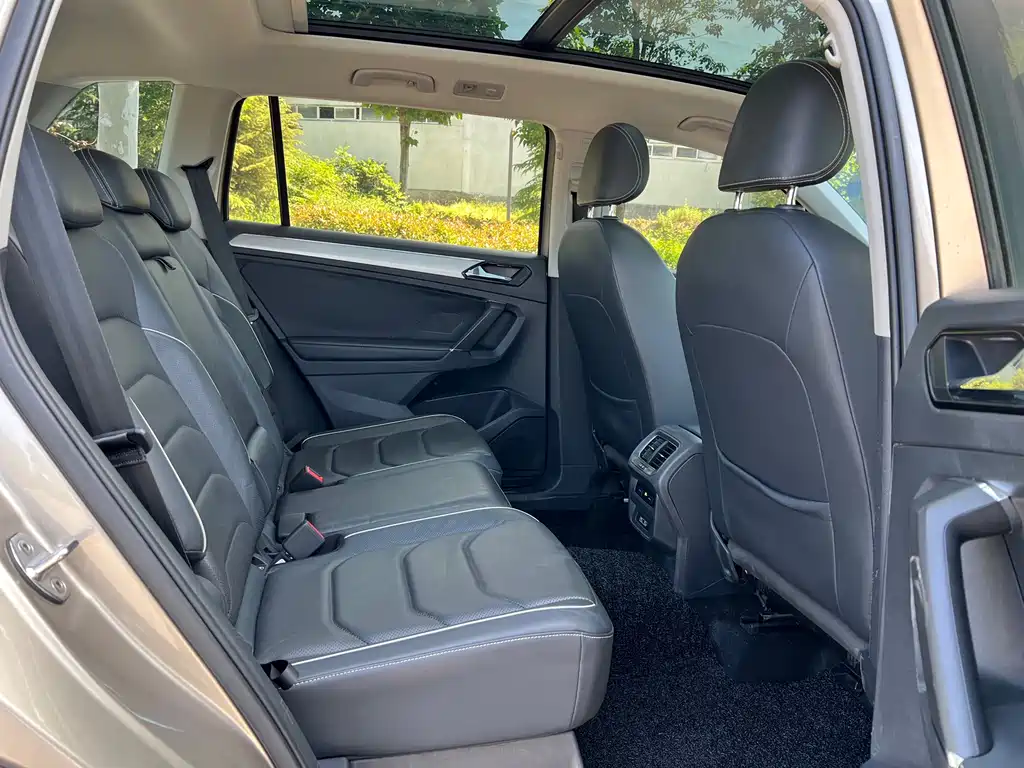 Volkswagen Tiguan L 2017 — фото 13