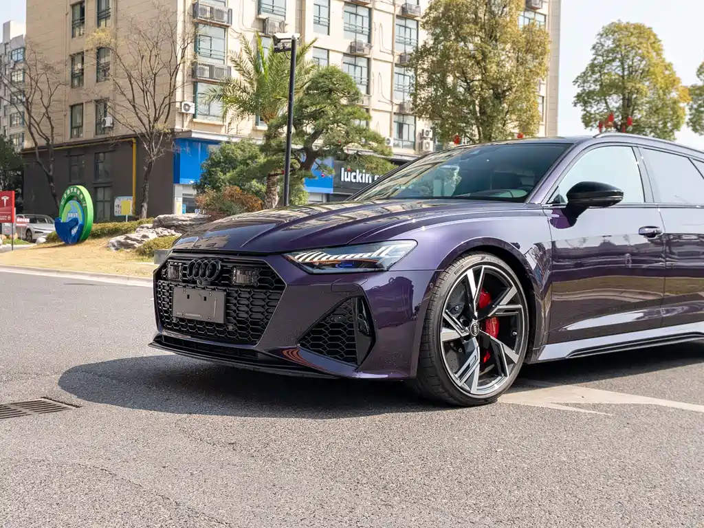 Audi RS 6 2022 — фото 10