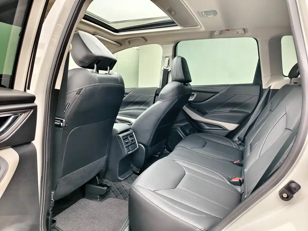 Subaru Forester 2024 — фото 11