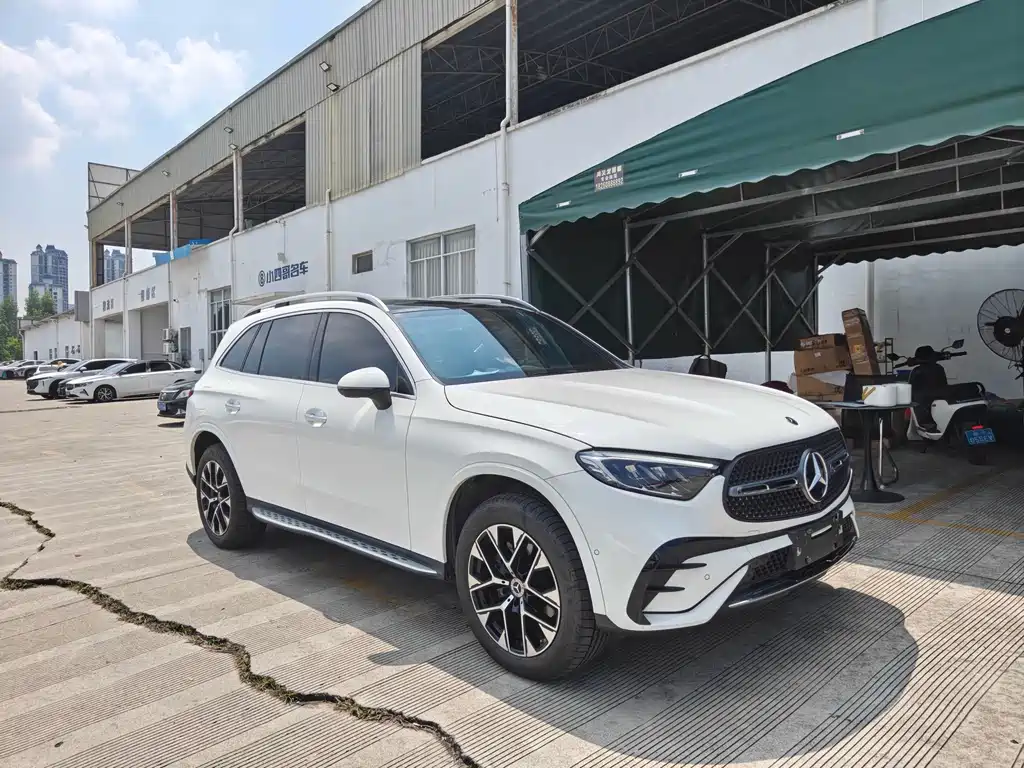 Mercedes-Benz GLC 2023