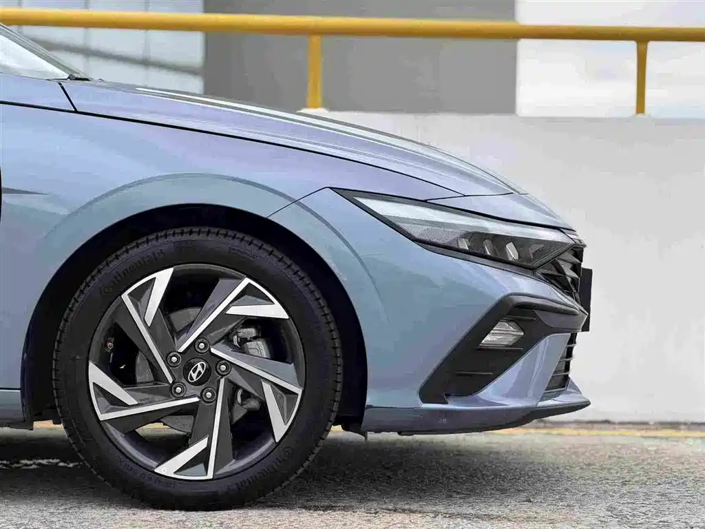 Hyundai Elantra 2024 — фото 17