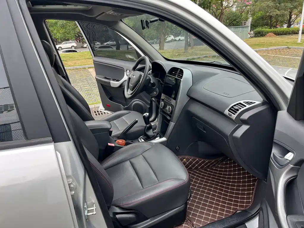 Chery Tiggo 3 2015 — фото 10