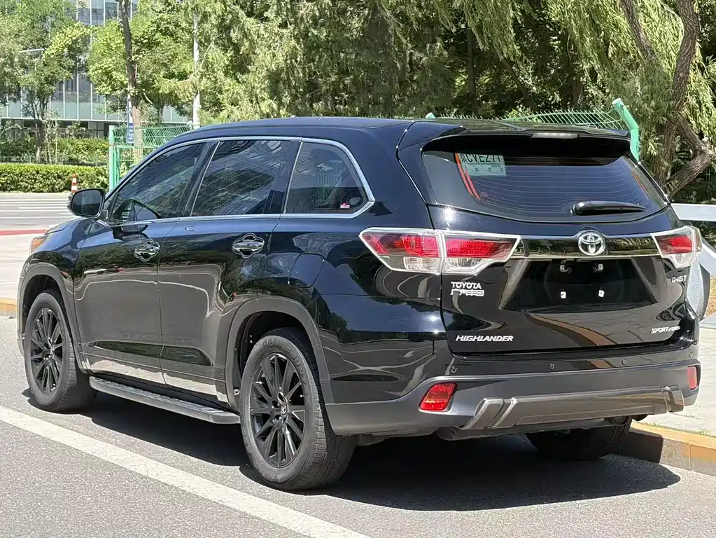 Toyota Highlander 2017 — фото 16