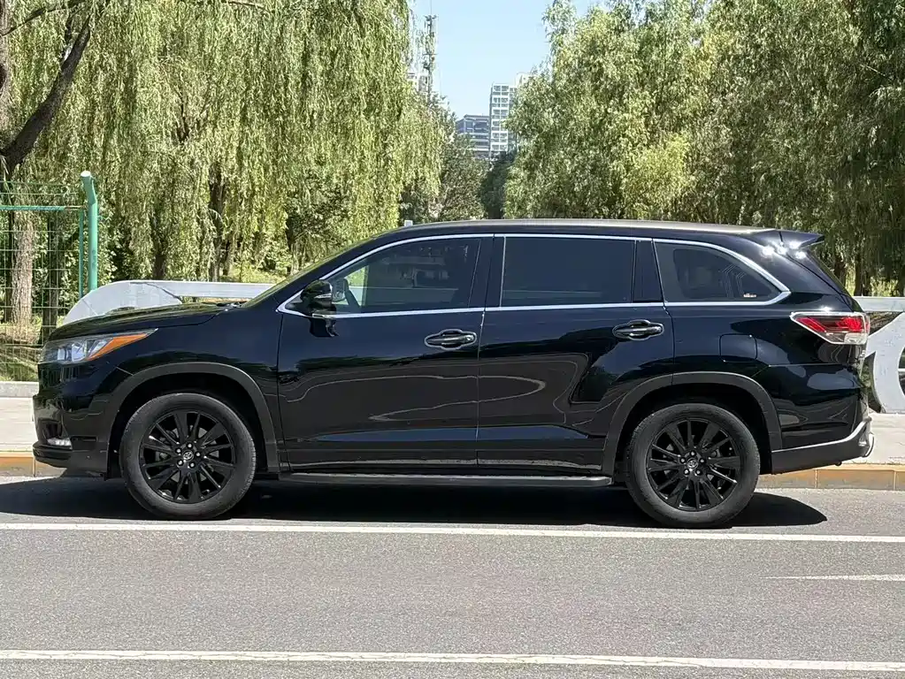 Toyota Highlander 2017 — фото 15