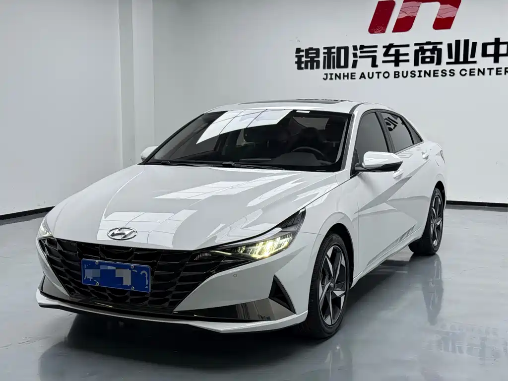 Hyundai Elantra 2022
