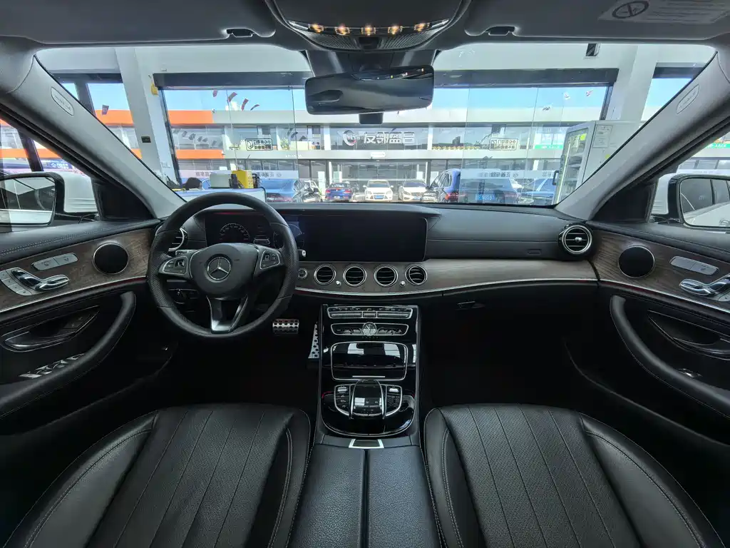 Mercedes-Benz E-Class 2017 — фото 11