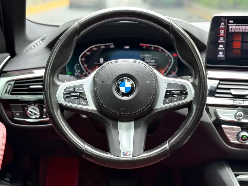 BMW 5 Series 2022 — фото 15