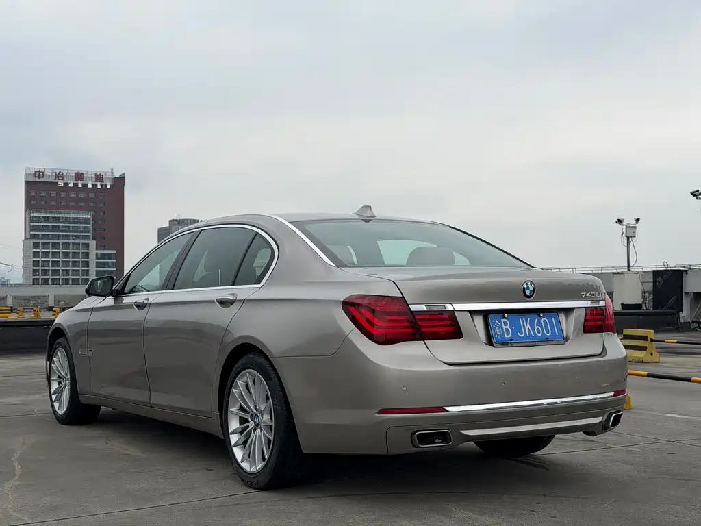 BMW 7 Series 2015 — фото 7