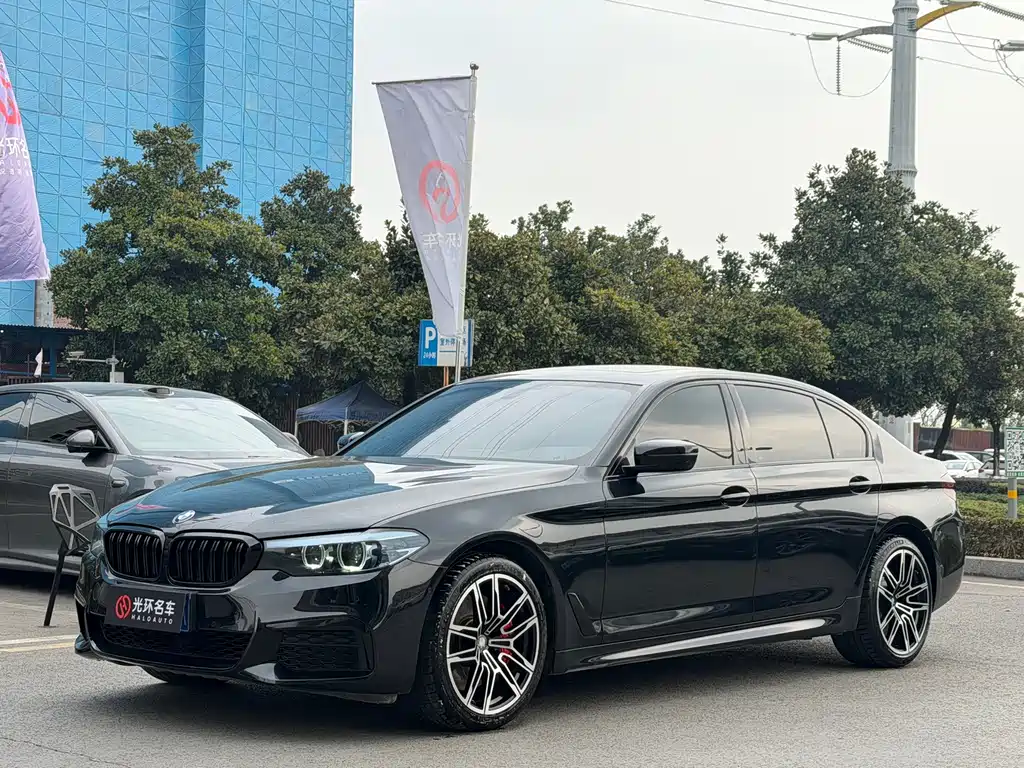 BMW 5 Series 2020 — фото 1