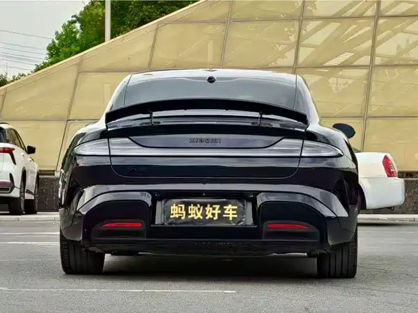 Xiaomi SU7 2025
